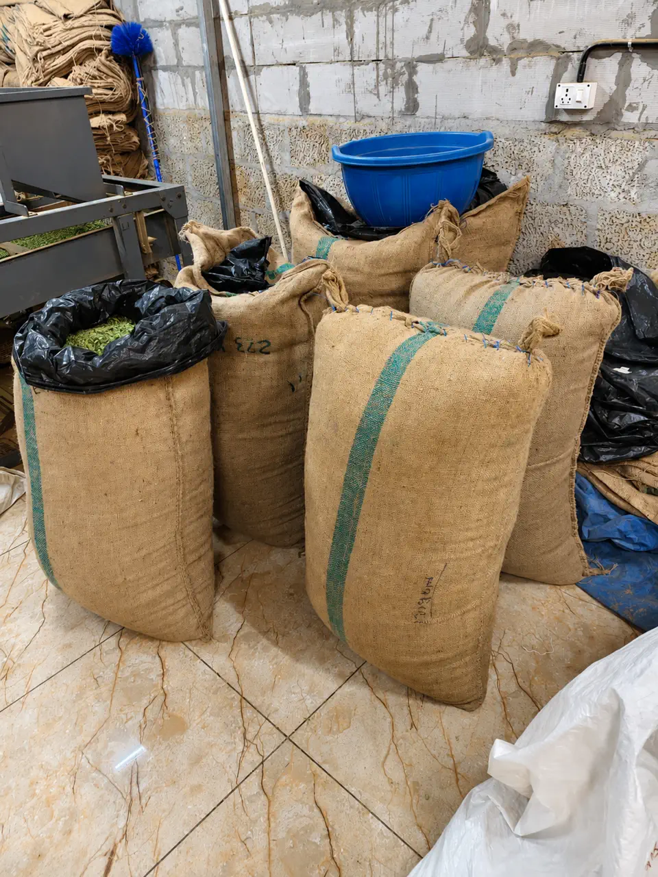 Fresh spice and produce packing